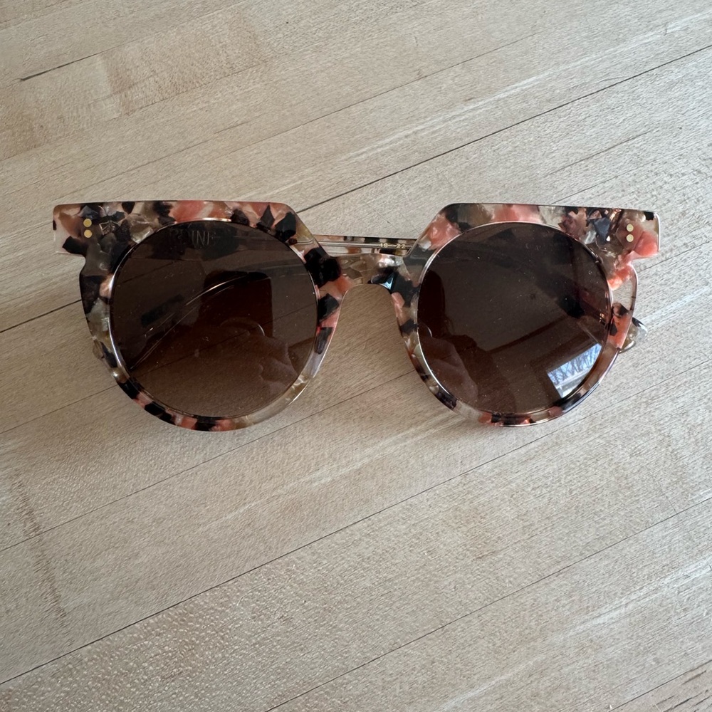 Sardine Sunglasses, Aster style in Abalone Rizz